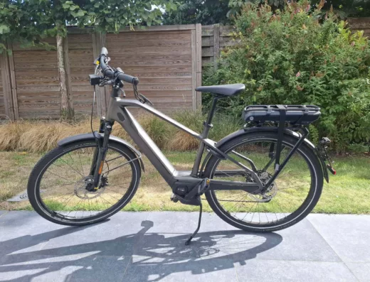 Speedpedelec Scott Silence Eride 10 Speed Bouwjaar: 2023, in perfecte nieuwstaat Kleur : grijs Metallic Motor : Bosch Performance Line Speed .
